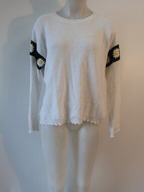 Womens Lisa Todd White, Black Knit Sweater W/Crochet Design Sleeve S